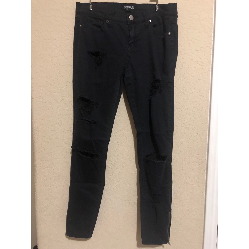 Black distressed skinny jeans